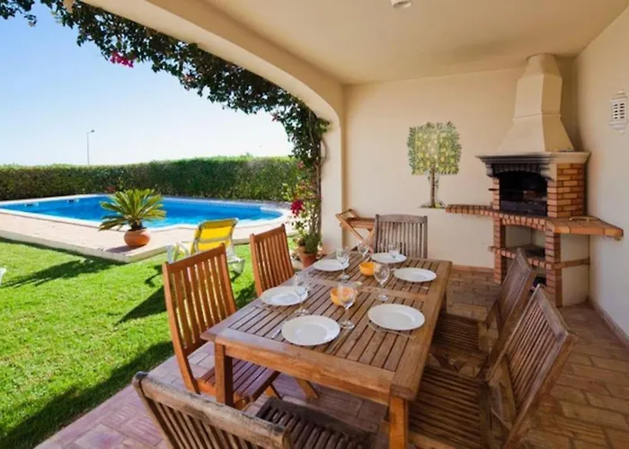 Do Farol Villa Estômbar