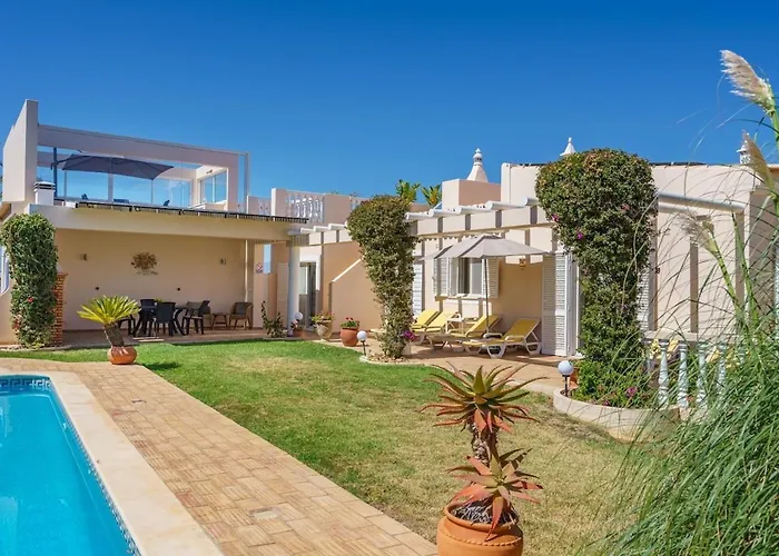 Do Farol Villa Estômbar