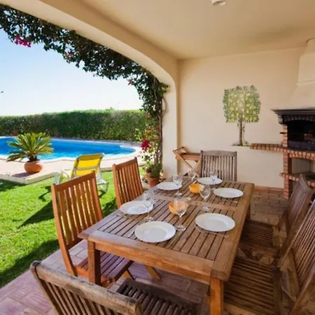 Do Farol Villa Estômbar