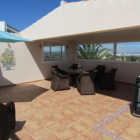 Do Farol Villa Estômbar