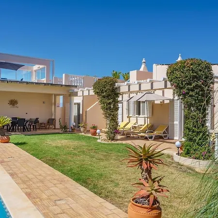 Do Farol Villa Estômbar