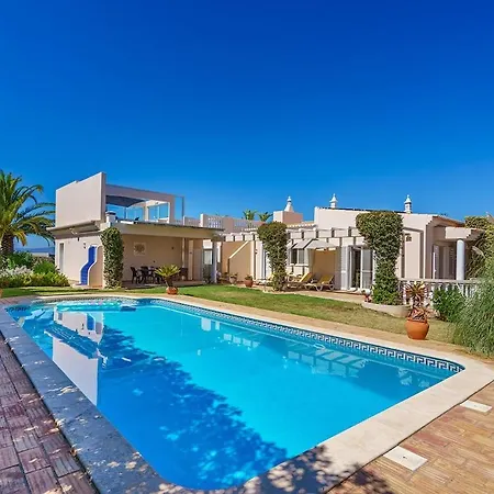 Do Farol Villa Estômbar