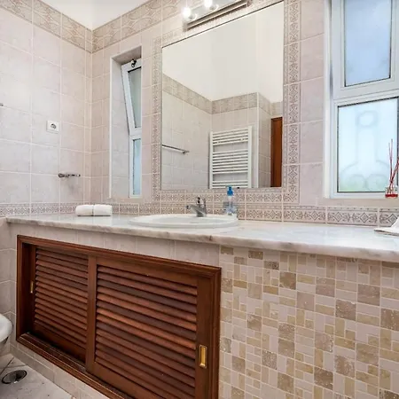 Do Farol Villa Estômbar