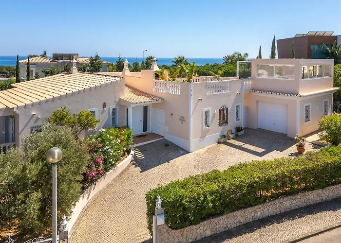 Do Farol Villa Estômbar