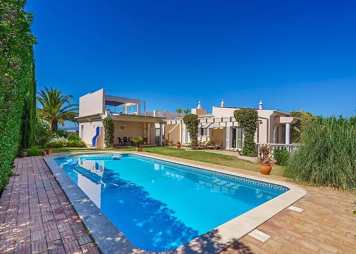 Do Farol Villa Estômbar